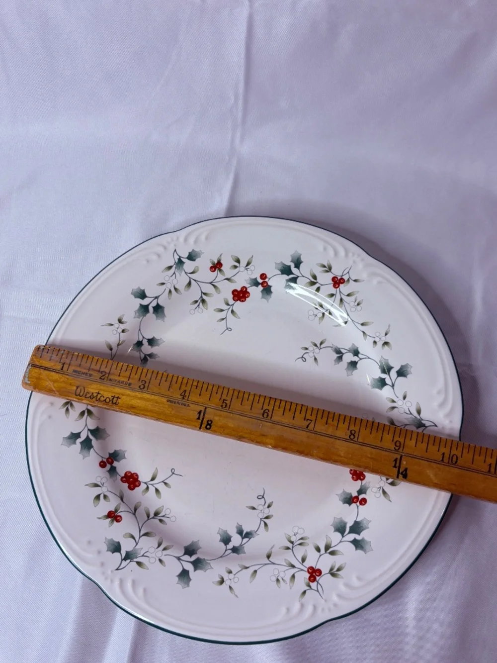 Vintage Pfaltzgraff Winterberry Set Of 2 Dinner Plates 10.5
